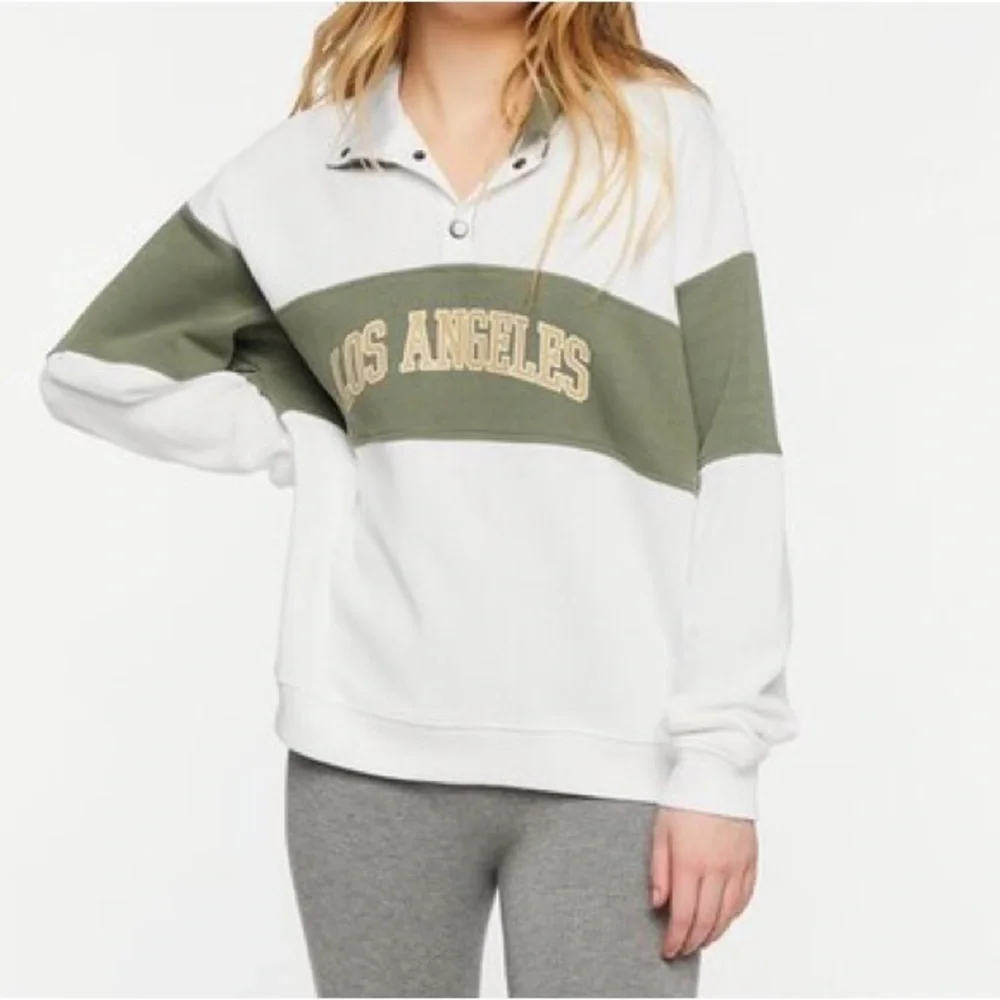 Forever 21 Los Angeles Graphic Rugby Pullover in Green/White | size Medium
